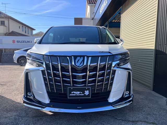 Toyota Alphard 3
