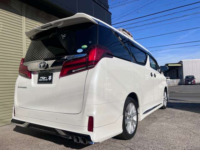 Toyota Alphard 5