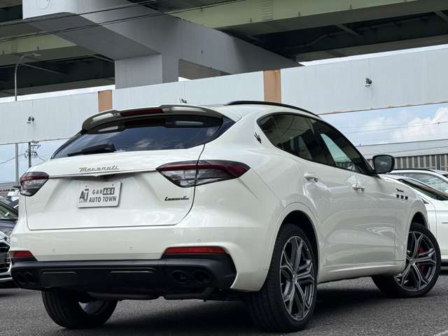 Maserati Levante 4