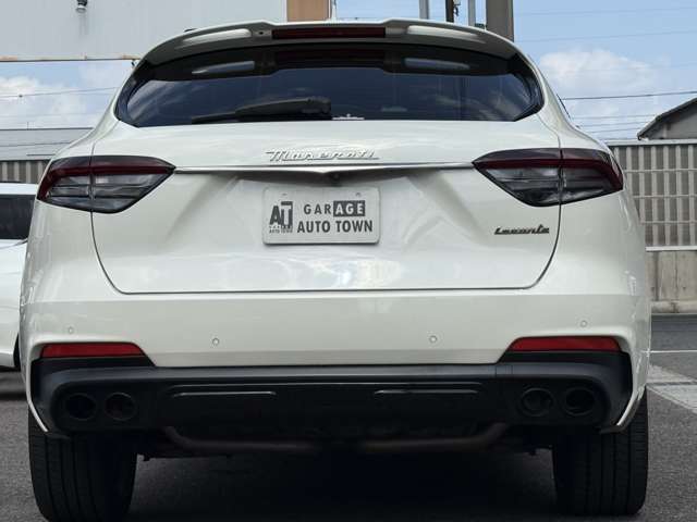 Maserati Levante 5