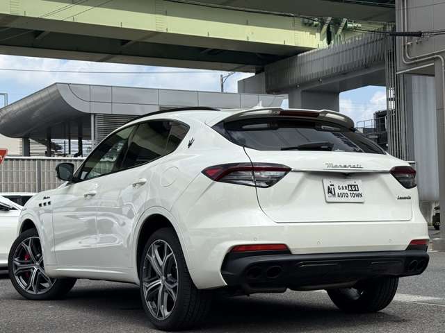 Maserati Levante 6