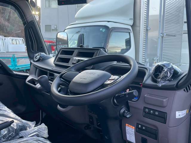 Mitsubishi Fuso Canter 2
