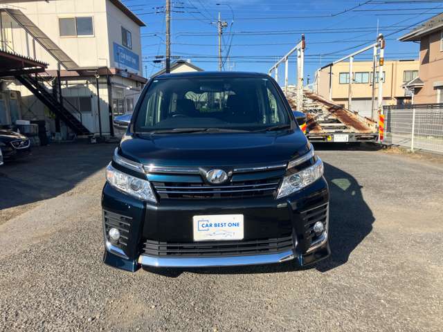 Toyota Voxy 2