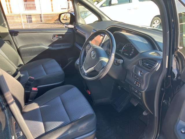 Toyota Voxy 10