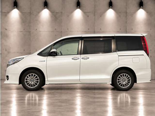 Toyota Esquire 8
