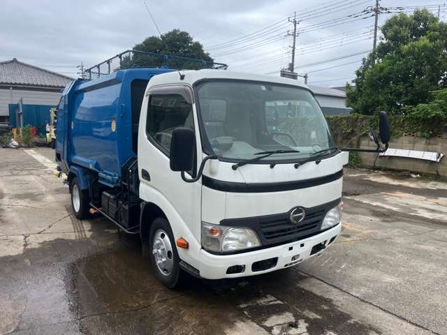 Hino Dutro 2