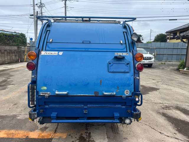 Hino Dutro 5