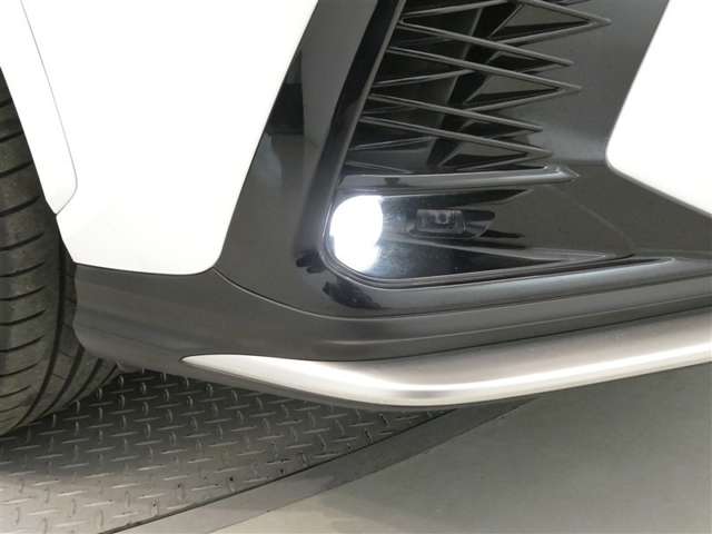 Lexus NX 11