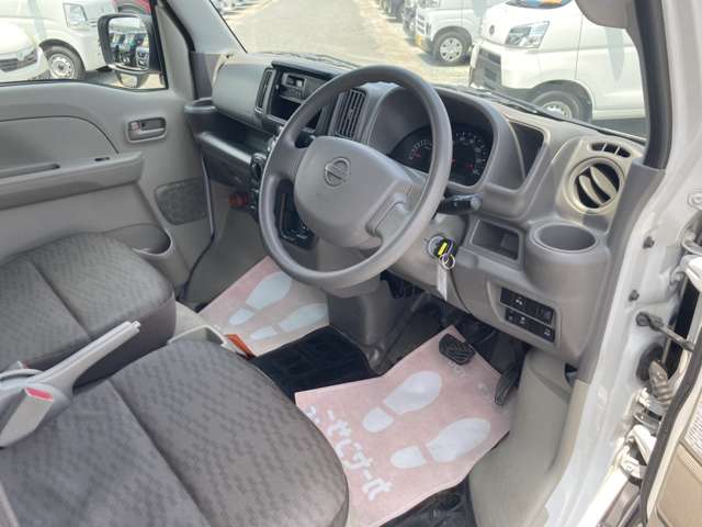 Nissan NV100 Clipper 12