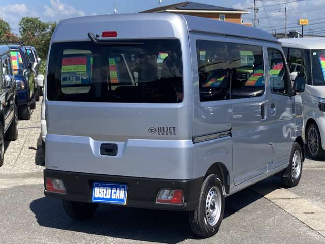 Daihatsu Hijet Cargo 6