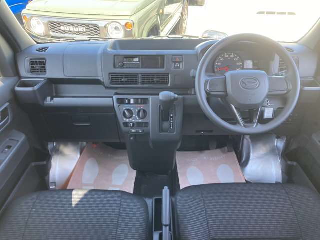 Daihatsu Hijet Cargo 10