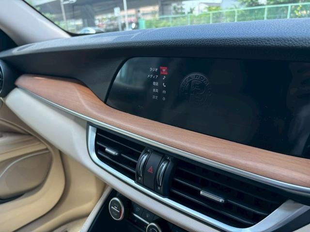 Alfa Romeo Stelvio 6