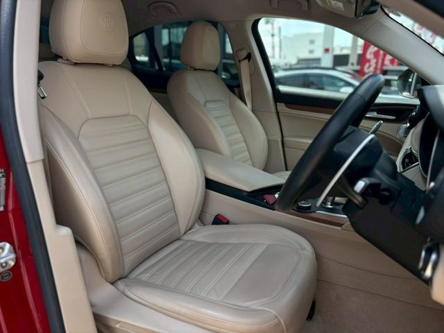 Alfa Romeo Stelvio 7