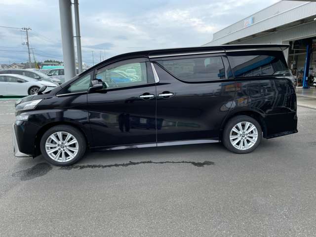 Toyota Vellfire 3