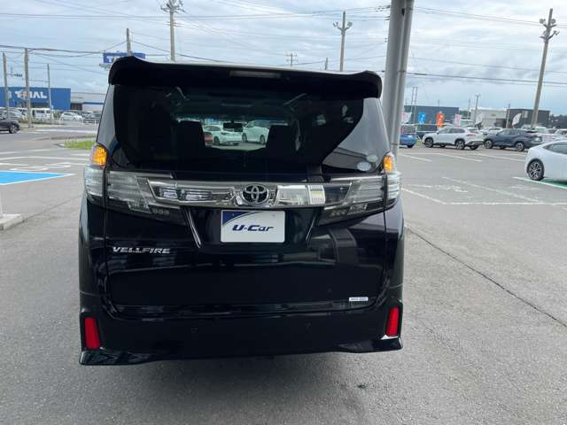 Toyota Vellfire 4