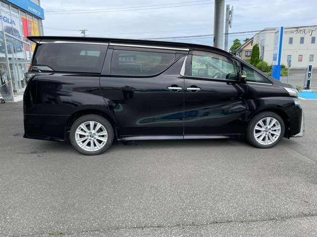 Toyota Vellfire 5