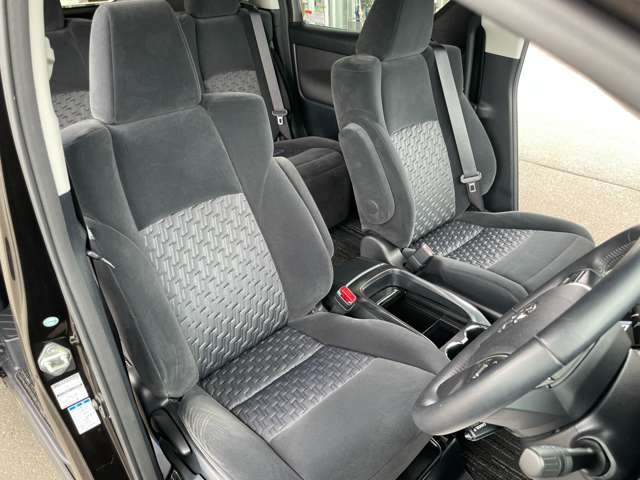 Toyota Vellfire 7