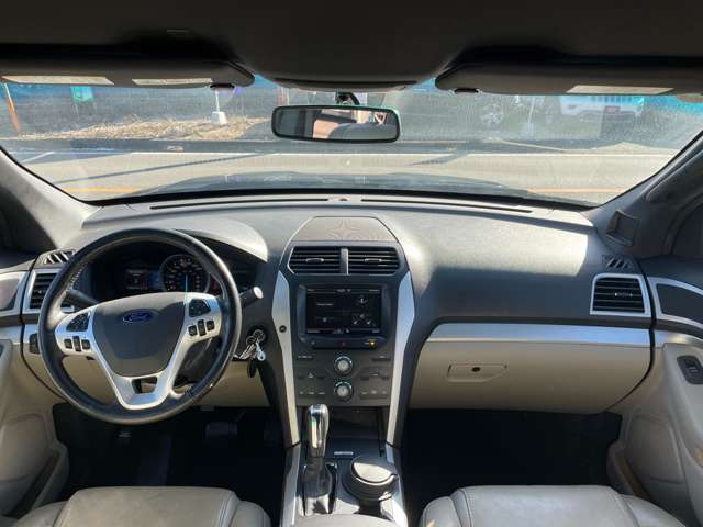 Ford Explorer 4
