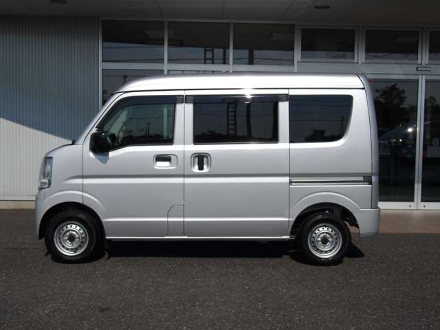 Nissan NV100 Clipper 4
