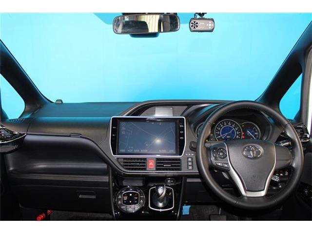 Toyota Voxy 7