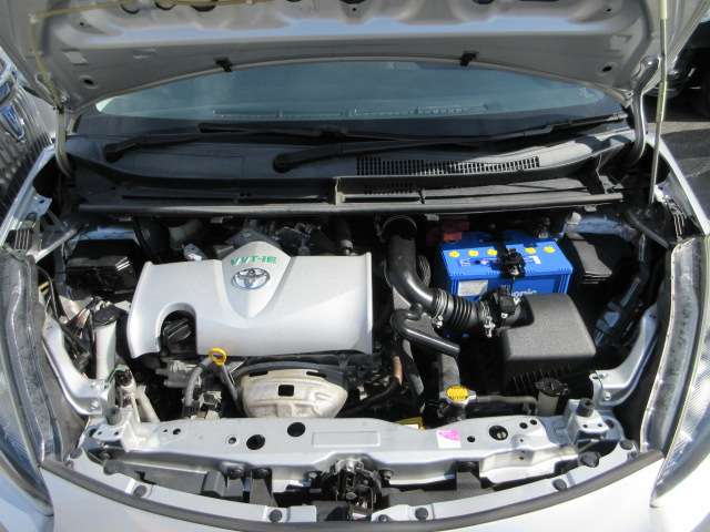 Toyota Sienta 5