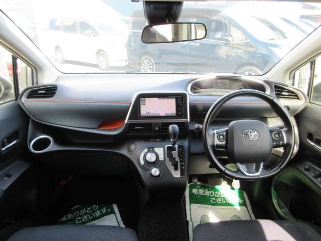 Toyota Sienta 7
