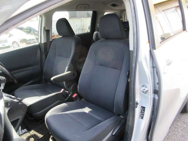 Toyota Sienta 10