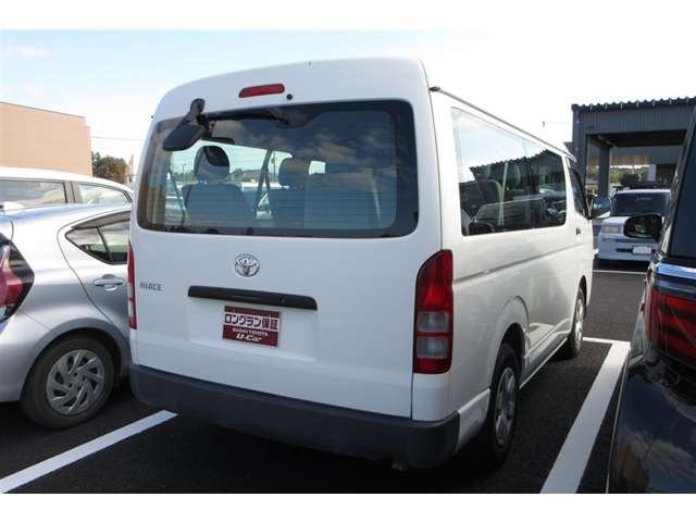 Toyota Hiace 4