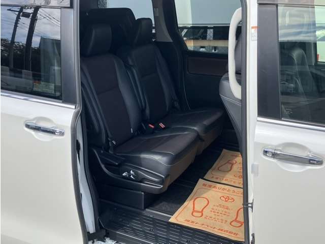 Toyota Esquire 12