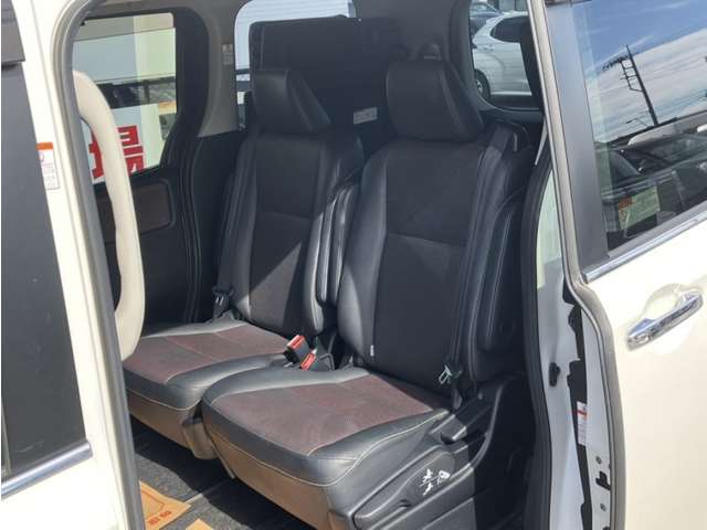 Toyota Esquire 10