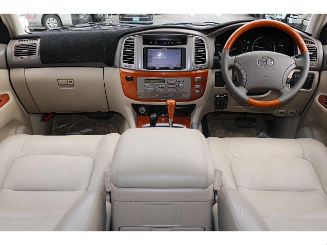 Toyota Land Cruiser Cygnus 2