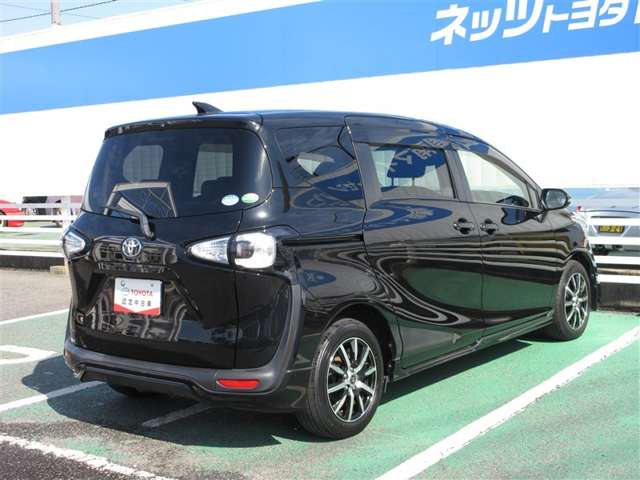 Toyota Sienta 8