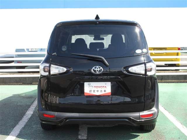 Toyota Sienta 9