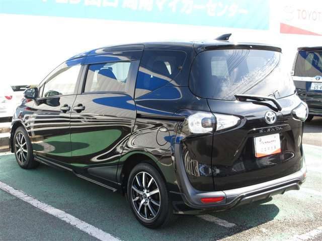 Toyota Sienta 10