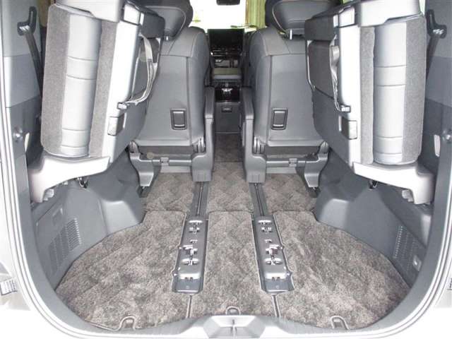 Toyota Alphard 12