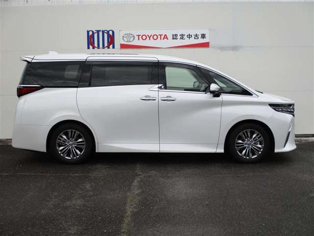 Toyota Alphard 3