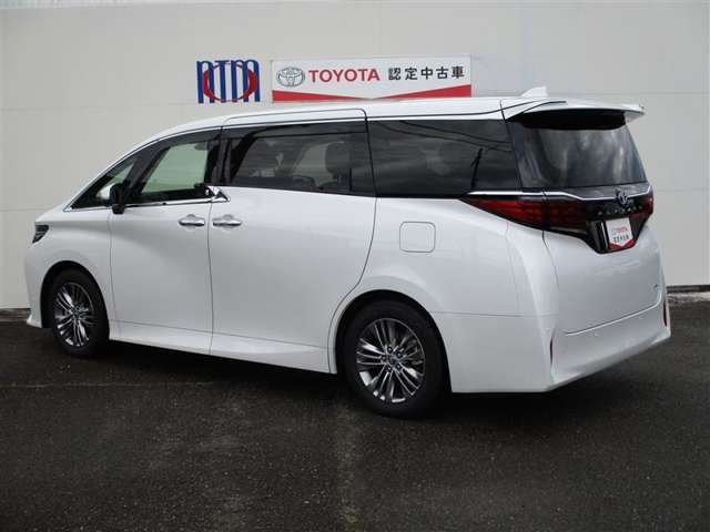 Toyota Alphard 6