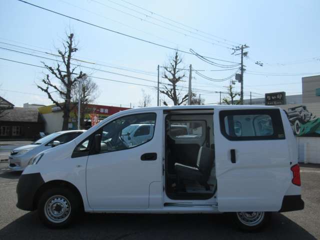 Mitsubishi Delica Van 4