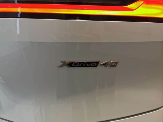 BMW iX 12