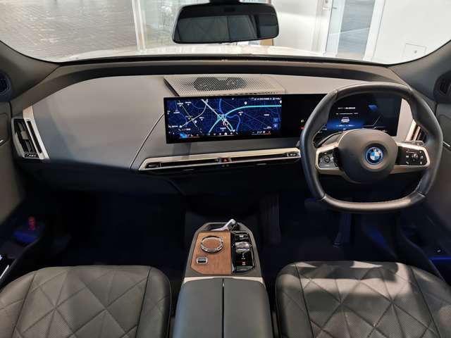 BMW iX 2