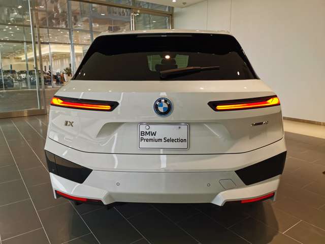 BMW iX 10