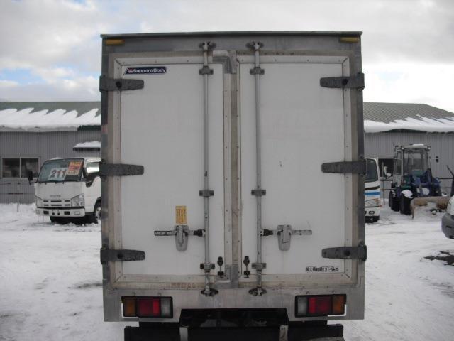 Isuzu Elf 4