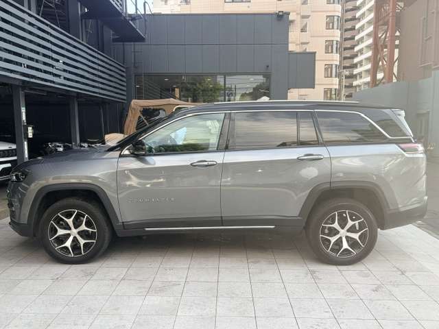 Jeep Commander 8