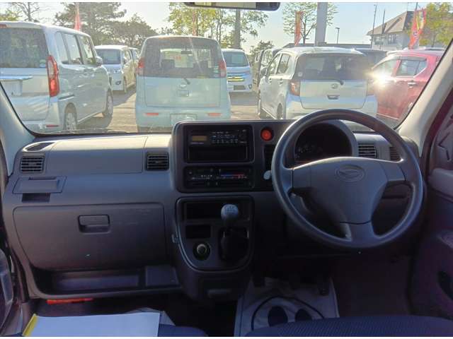 Daihatsu Hijet Cargo 2