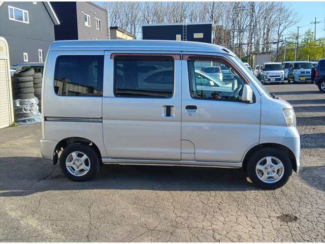 Daihatsu Hijet Cargo 6
