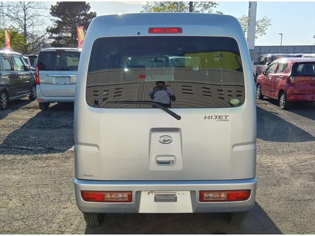 Daihatsu Hijet Cargo 8