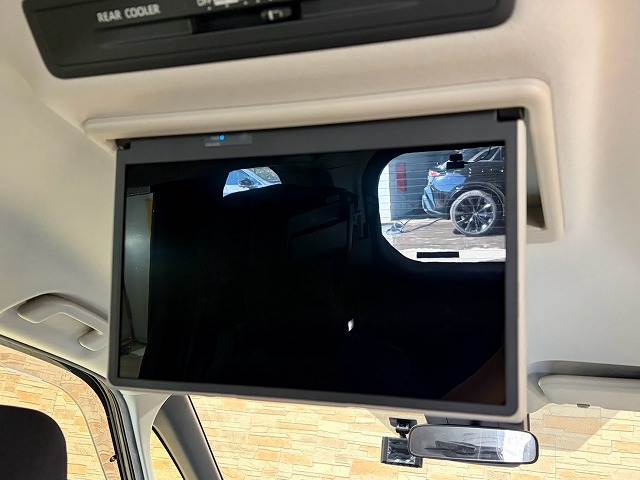 Toyota Noah 5