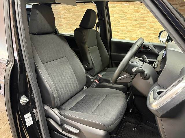 Toyota Noah 10