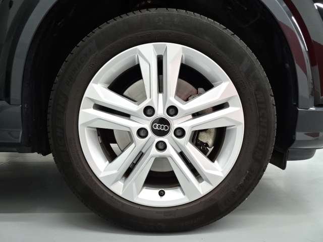 Audi Q2 8