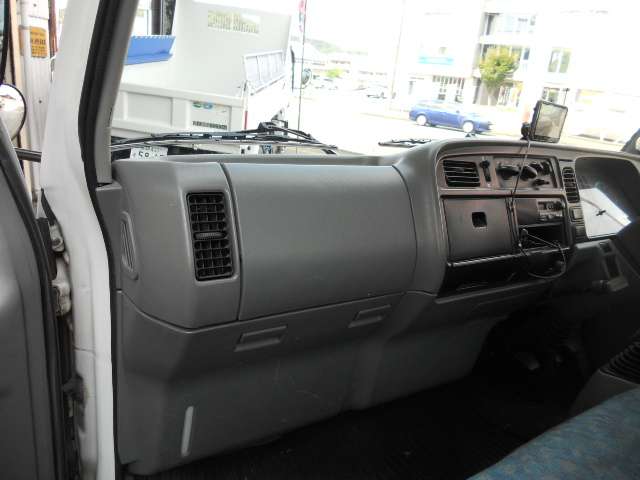 Mitsubishi Fuso Canter Guts 12
